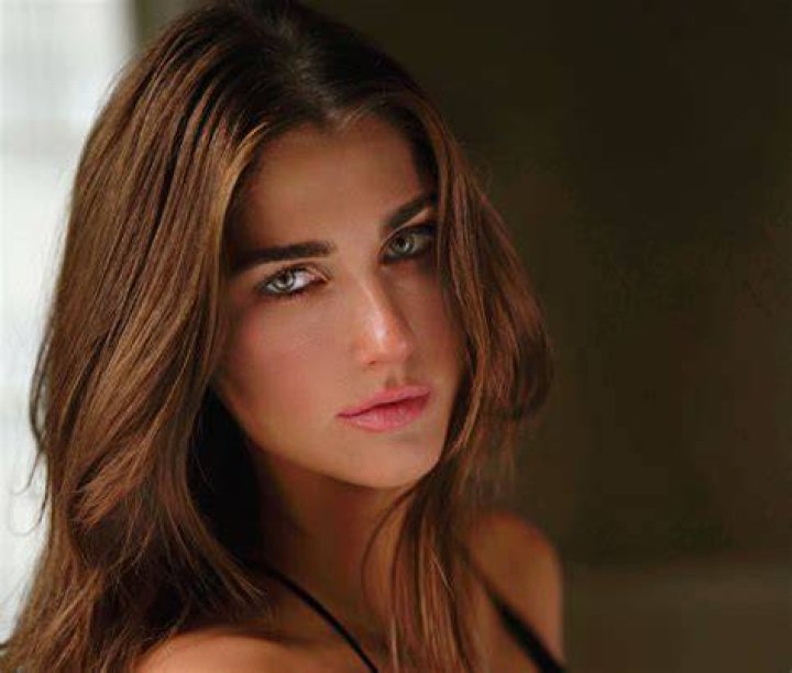 
Meet Miss Peru Alessia Rovegno, Daughter Of Father Lucho Rovegno And Actress Mother Bárbara Cayo 