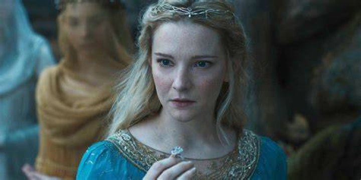 
Morfydd Clark Parents and Family As She Prepares For Her Big LOTR Premiere As Galadriel 