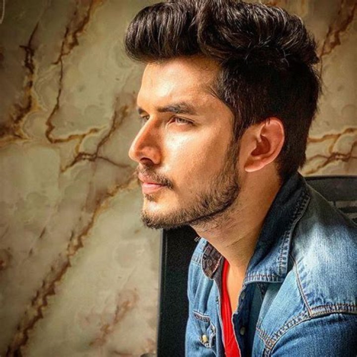 
Paras Kalnawat Height, Weight, Net Worth, Age, Birthday, Wikipedia, Who, Nationality, Biography 